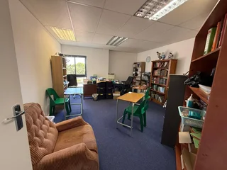 109m² Two Modern Office Units To Let in Table View