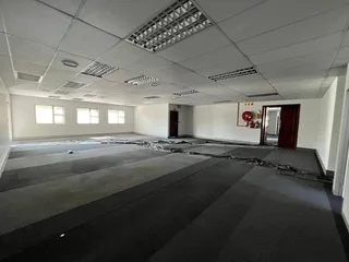 Expansive First Floor A-Grade Office To Let in Golf View Office Park