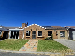 Versatile 4-Bedroom Home With Office/Flatlet Potential – De Oude Spruit, Brackenfell