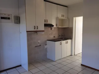 Secure, centrally-located apartment - neat as a pin!