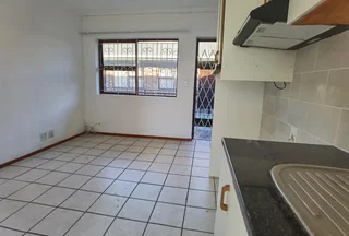 Secure, centrally-located apartment - neat as a pin!
