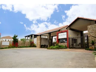 Spacious 1-Bedroom And 1-Bathroom Apartment In Fourways, Sandton