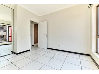 Spacious 1-Bedroom And 1-Bathroom Apartment In Fourways, Sandton