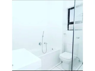 Spacious 1-Bedroom And 1-Bathroom Apartment In Fourways, Sandton