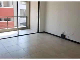 Spacious 1-Bedroom And 1-Bathroom Apartment In Fourways, Sandton