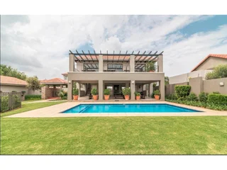 Spacious 1-Bedroom And 1-Bathroom Apartment In Fourways, Sandton