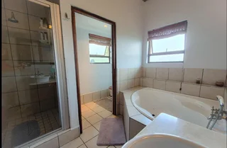 Property for Sale: Stunning 6-Bedroom House in Boschenvaal Eco Estate