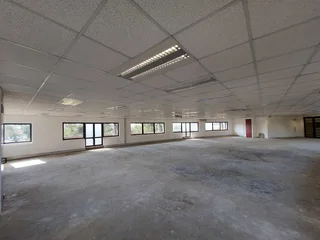 327 sqm Office to Let in Bedfordview