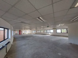 327 sqm Office to Let in Bedfordview
