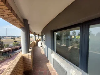 327 sqm Office to Let in Bedfordview