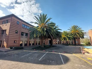 327 sqm Office to Let in Bedfordview