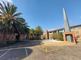 327 sqm Office to Let in Bedfordview