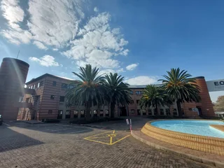 327 sqm Office to Let in Bedfordview