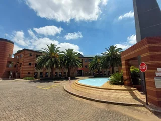 327 sqm Office to Let in Bedfordview