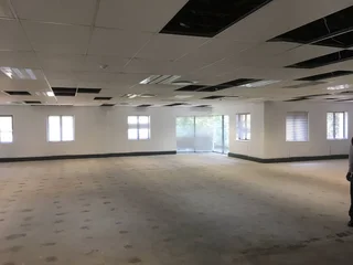 1000 sqm Office to Let in Bedfordview