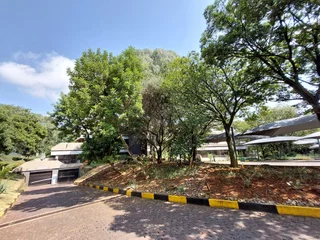 1227 sqm Office to Let in Bedfordview