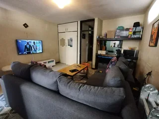 1 bedroom Apartment with Versatile Layout