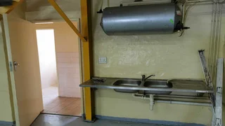 198sqm Mini-Factory FOR SALE in secure complex in Glen Anil | Swindon Property