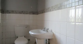 Stylish Ground-Floor Unit | Secure Estate Living in Glenvista