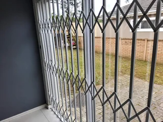 **Spacious 3-Bedroom  Townhouse close to beach in Secure Gonubie Palms Community**