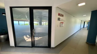 200m² Office To Let in La Lucia Ridge