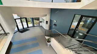 200m² Office To Let in La Lucia Ridge