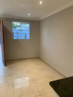 Neat 1-Bedroom Cottage In Orange Grove