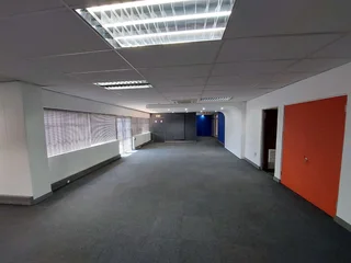 885 sqm Office to Let in Bedfordview