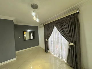 Spacious 3 bedroom duplex to rent in Mount Edgecombe