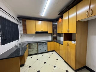 Spacious 3 bedroom duplex to rent in Mount Edgecombe