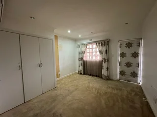 Spacious 3 bedroom duplex to rent in Mount Edgecombe