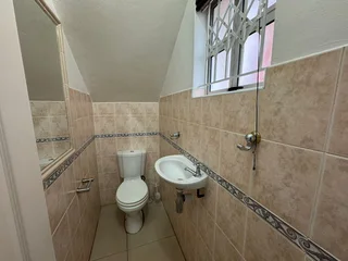 Spacious 3 bedroom duplex to rent in Mount Edgecombe