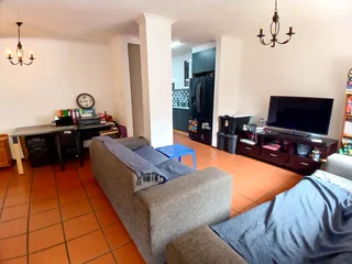 Spacious, Stylish Duplex in Prime Essenwood – Pet-Friendly &amp; Secure