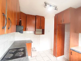 FULLY FITTED APARTMENT IN FORESTHAVEN UNDER R530 000.00