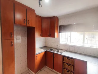 FULLY FITTED APARTMENT IN FORESTHAVEN UNDER R530 000.00