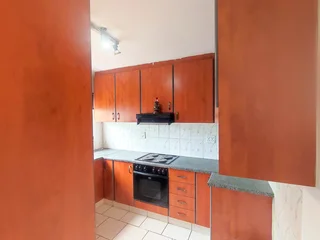 FULLY FITTED APARTMENT IN FORESTHAVEN UNDER R530 000.00