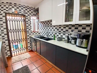 Spacious, Stylish Duplex in Prime Essenwood – Pet-Friendly &amp; Secure