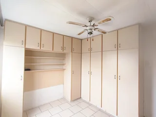 FULLY FITTED APARTMENT IN FORESTHAVEN UNDER R530 000.00