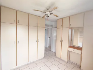 FULLY FITTED APARTMENT IN FORESTHAVEN UNDER R530 000.00