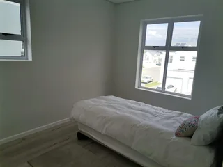 2 Bedroom Townhouse to rent in Honeydew Country Estate