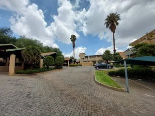 2077 sqm Office to Let in Bedfordview