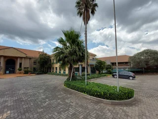 2077 sqm Office to Let in Bedfordview