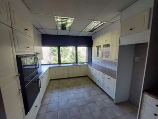 1018 sqm Office to Let in Bedfordview