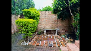 Charming 3-bedroom And 2-bathroom Townhouse In Cocoa Close, Honeydew