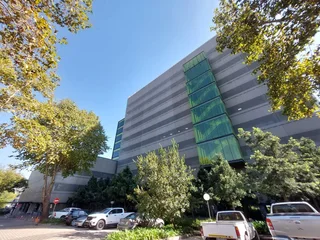 2111 sqm Office to Let in Bedfordview