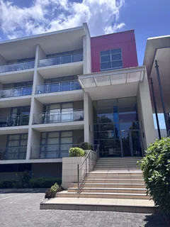 Charming 2-Bedroom And 2-Bathroom Apartment In 8th Street, Houghton Estate