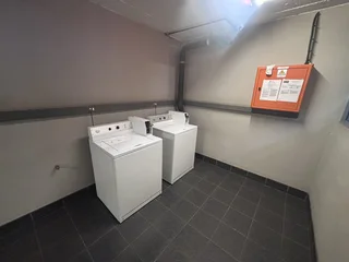 Charming 2-Bedroom And 2-Bathroom Apartment In 8th Street, Houghton Estate