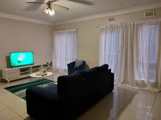 &#34;Luxury Living Awaits: Spacious 2-Bedroom Apartment with Jacuzzi&#34;