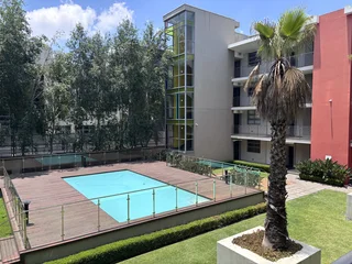 Charming 2-Bedroom And 2-Bathroom Apartment In 8th Street, Houghton Estate