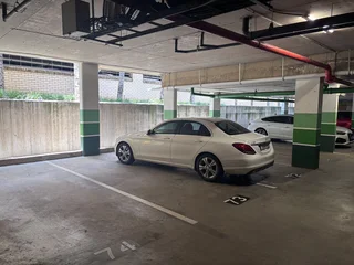 Charming 2-Bedroom And 2-Bathroom Apartment In 8th Street, Houghton Estate